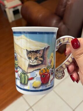 Danbury Mint Blue White Cat-in-Box Illustrated Mug